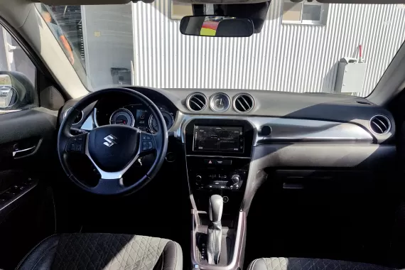 10788603_dashboard_30047378.jpg 10788603_dashboard_30047378.jpg