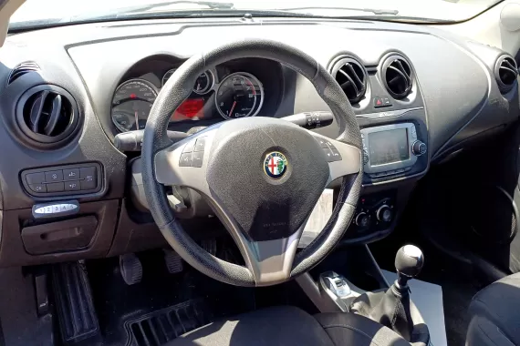 1166733_dashboard_17838915.jpg 1166733_dashboard_17838915.jpg