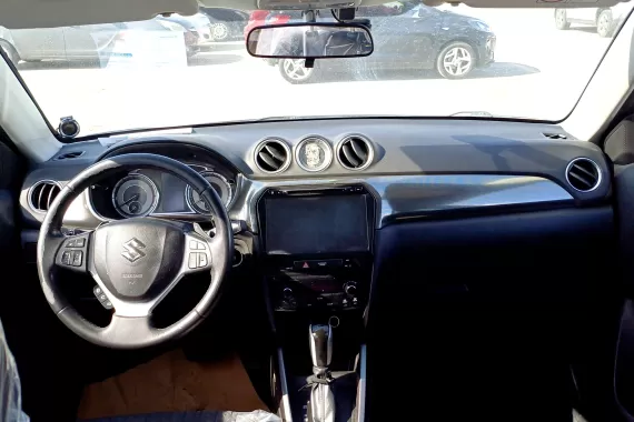 33757502_dashboard_17861625.jpg 33757502_dashboard_17861625.jpg