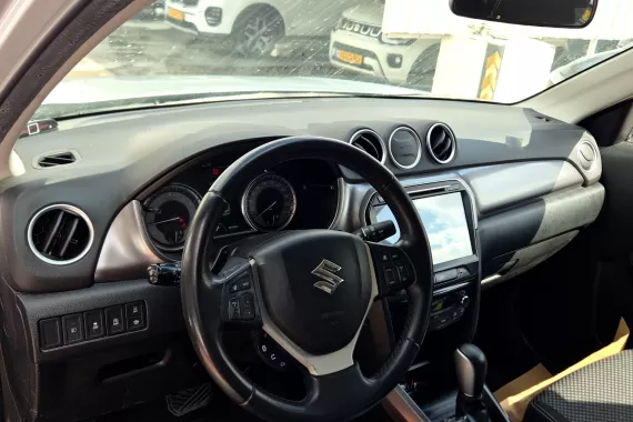 71653502_dashboard_14201649.jpg 71653502_dashboard_14201649.jpg