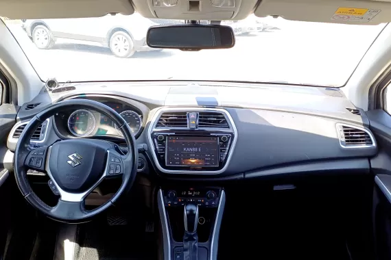 71658102_dashboard_17823605.jpg 71658102_dashboard_17823605.jpg