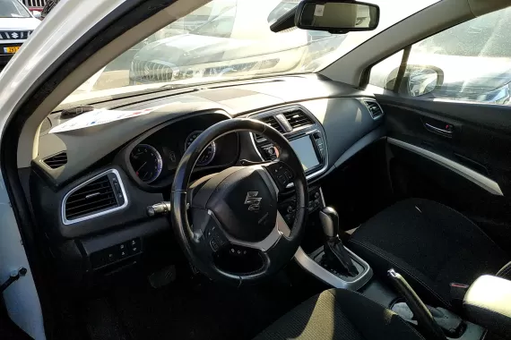 71828602_dashboard_19824587.jpg 71828602_dashboard_19824587.jpg