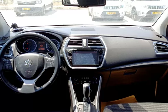 71836402_dashboard_17837616.jpg 71836402_dashboard_17837616.jpg