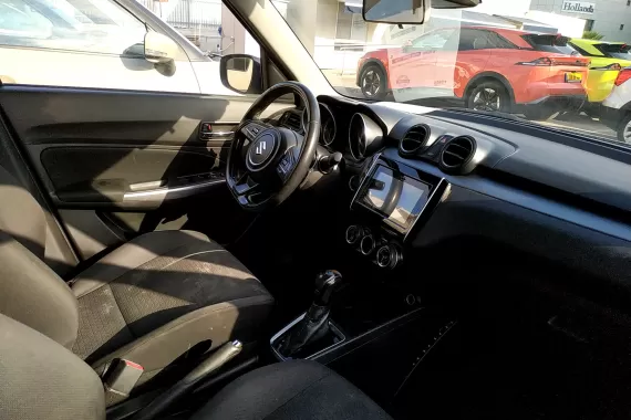 71877602_dashboard_19331286.jpg 71877602_dashboard_19331286.jpg
