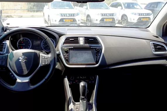 71903802_dashboard_17837195.jpg 71903802_dashboard_17837195.jpg