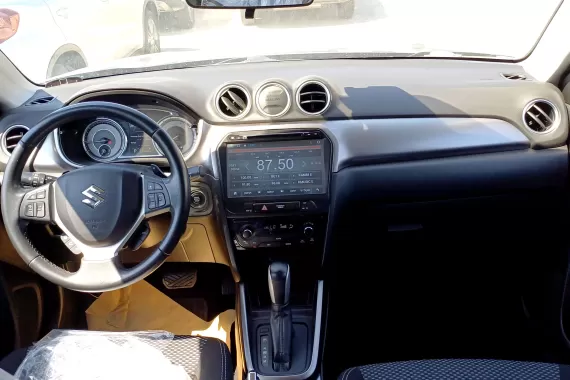 71925902_dashboard_18396668.jpg 71925902_dashboard_18396668.jpg