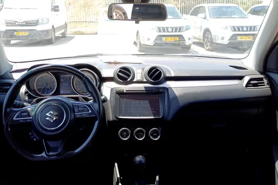 71941102_dashboard_17838088.jpg 71941102_dashboard_17838088.jpg