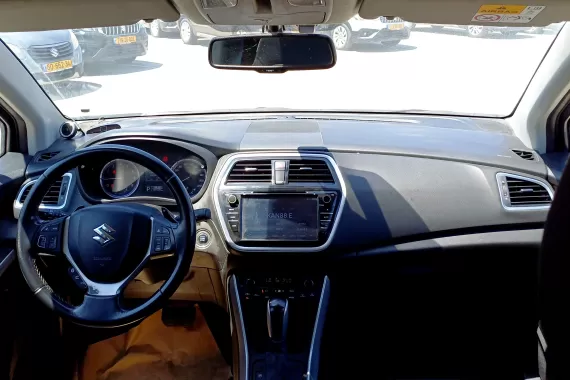 71980802_dashboard_17564661.jpg 71980802_dashboard_17564661.jpg