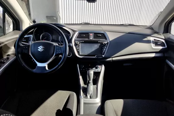 89972802_dashboard_30176434.jpg 89972802_dashboard_30176434.jpg