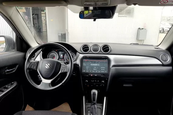 89996302_dashboard_29713674.jpg 89996302_dashboard_29713674.jpg